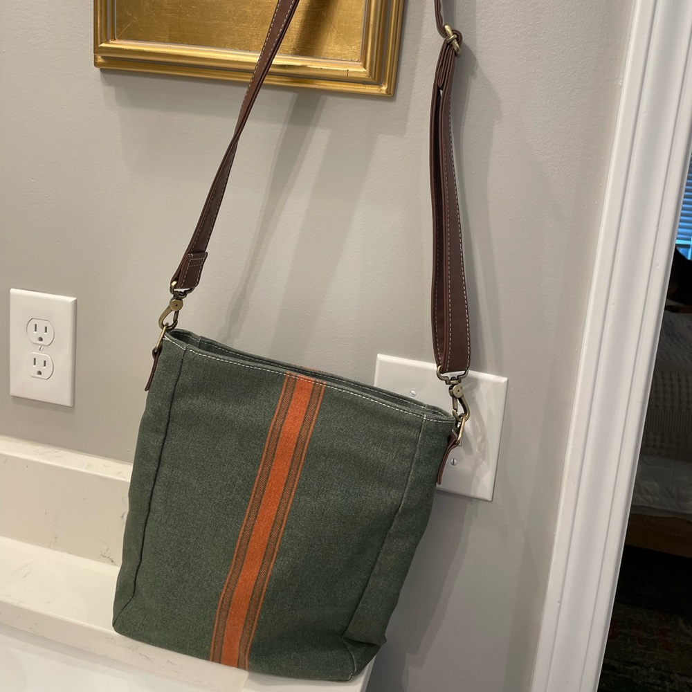 Maika city sling bag